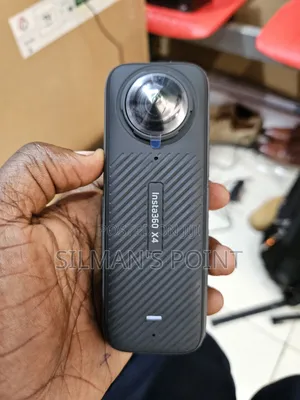 Insta 360 X4