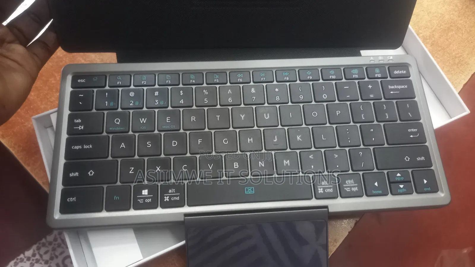 Kf8700 Original Bluetooth Keyboard.