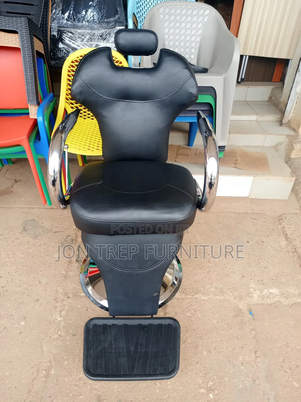 Saloon Chair