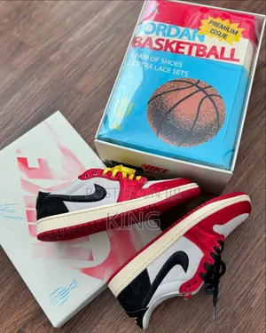 Air Jordan 1 Retro Low OG Trophy Room Away" Sneakers