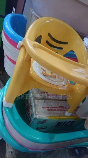 Feeding Chair, Cream