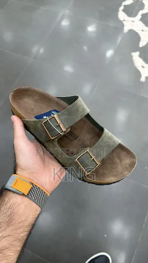 VIRTUAL TRY-ON Arizona Soft Footbed Sandals