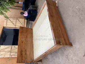 Platform Walnut Mugavu Bed