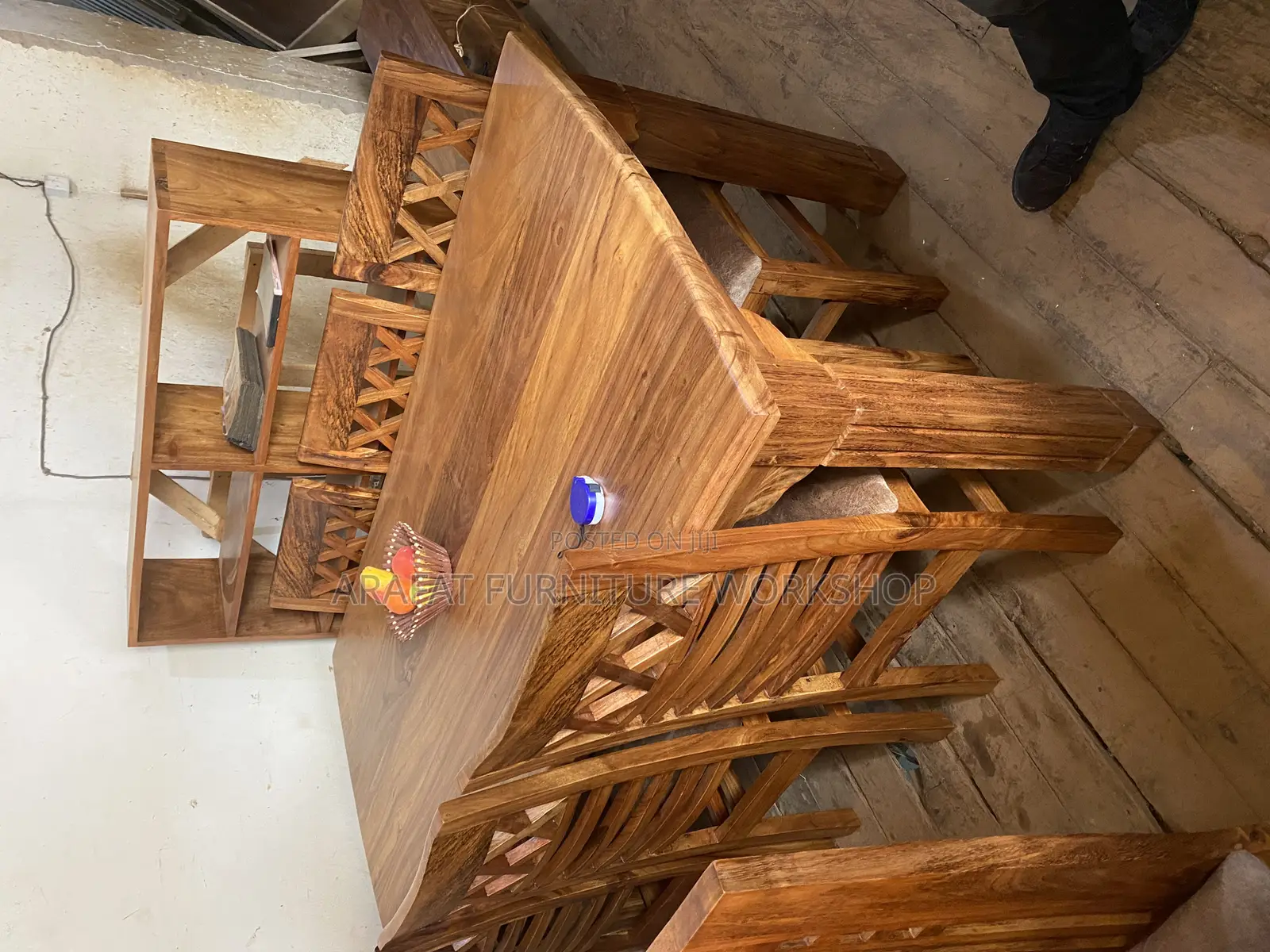 Mugavu Walnut Dining Table