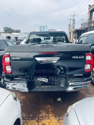 Toyota Hilux 2023 Black