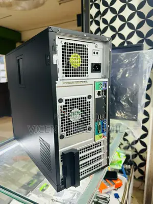 Desktop Computer Dell OptiPlex 7070 8GB Intel Core I5 HDD 500GB