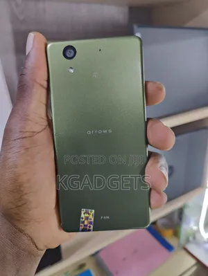 Fujitsu Arrows BE F-04K 32 GB Green