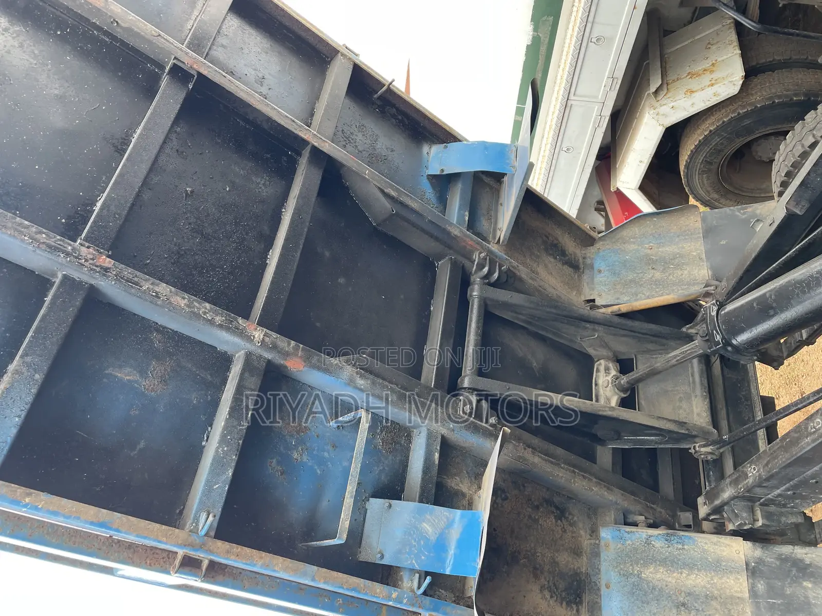 Canter Dumper