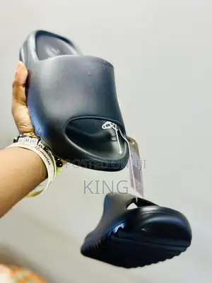 Adidas Yeezy Slide Classy Shoes