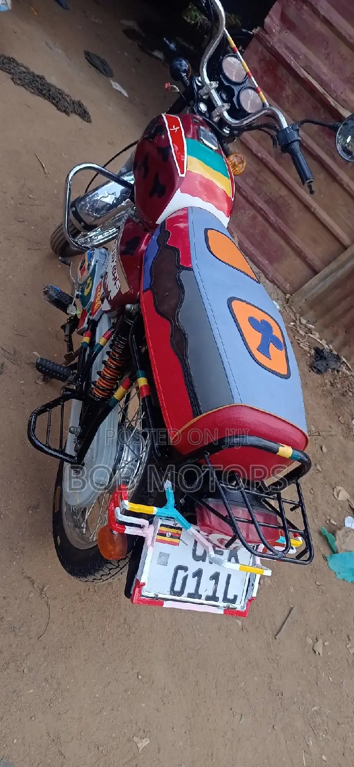 Bajaj Boxer 100 2022 Red