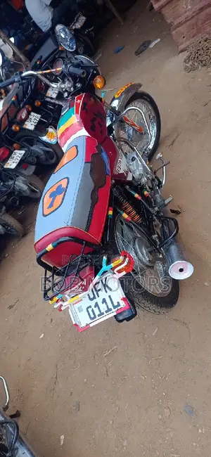 Bajaj Boxer 100 2022 Red