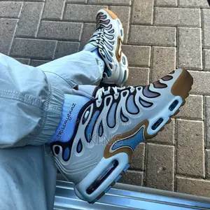 Nike Air Max Plus Drift Cozy Sneakers