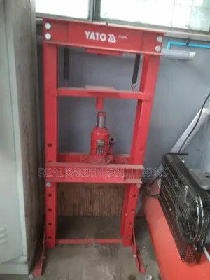 Poland YATO 30tonnes Professional Hydraulic Press Machine