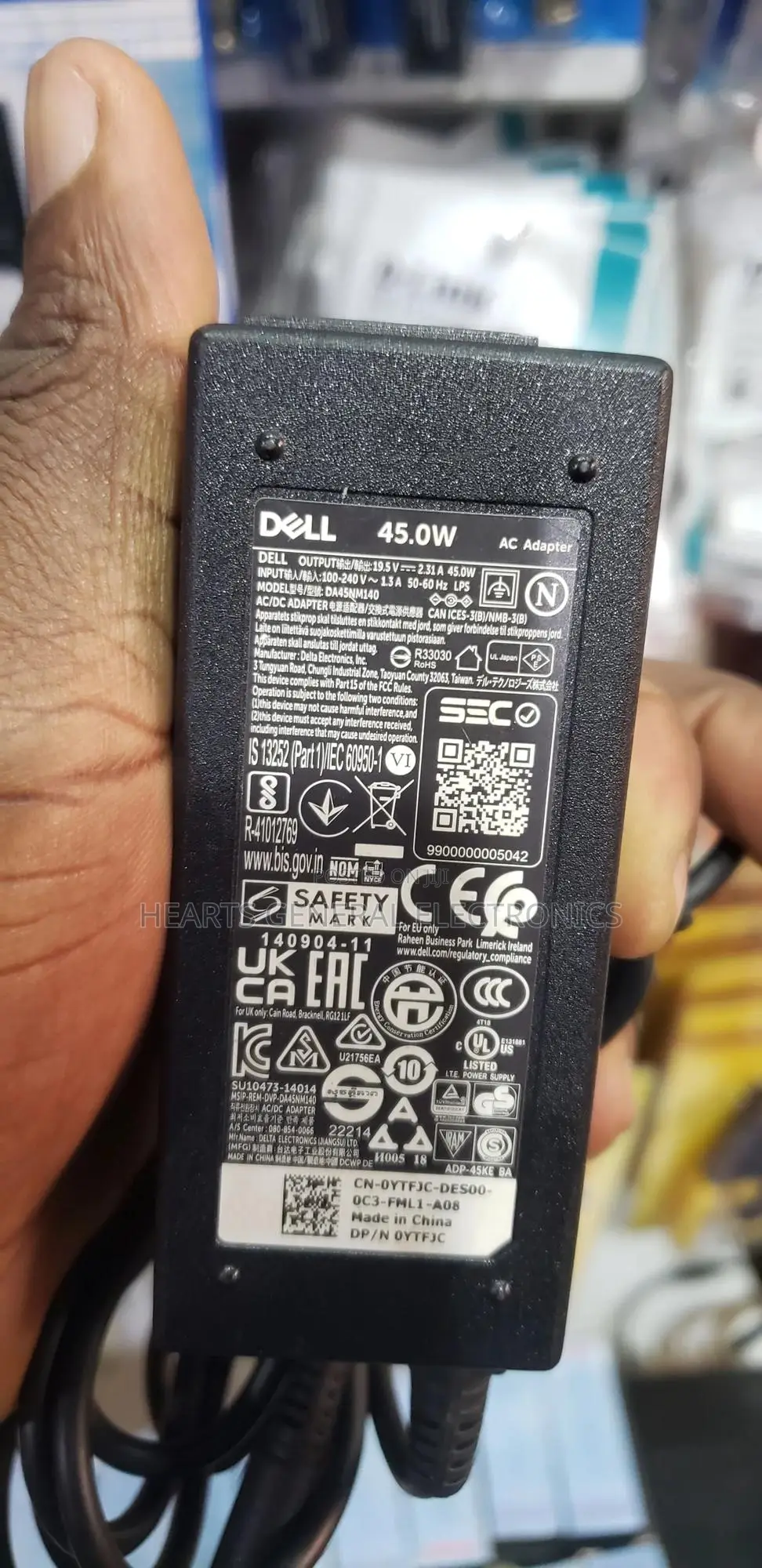 Dell Adaptor ( Big Pin )