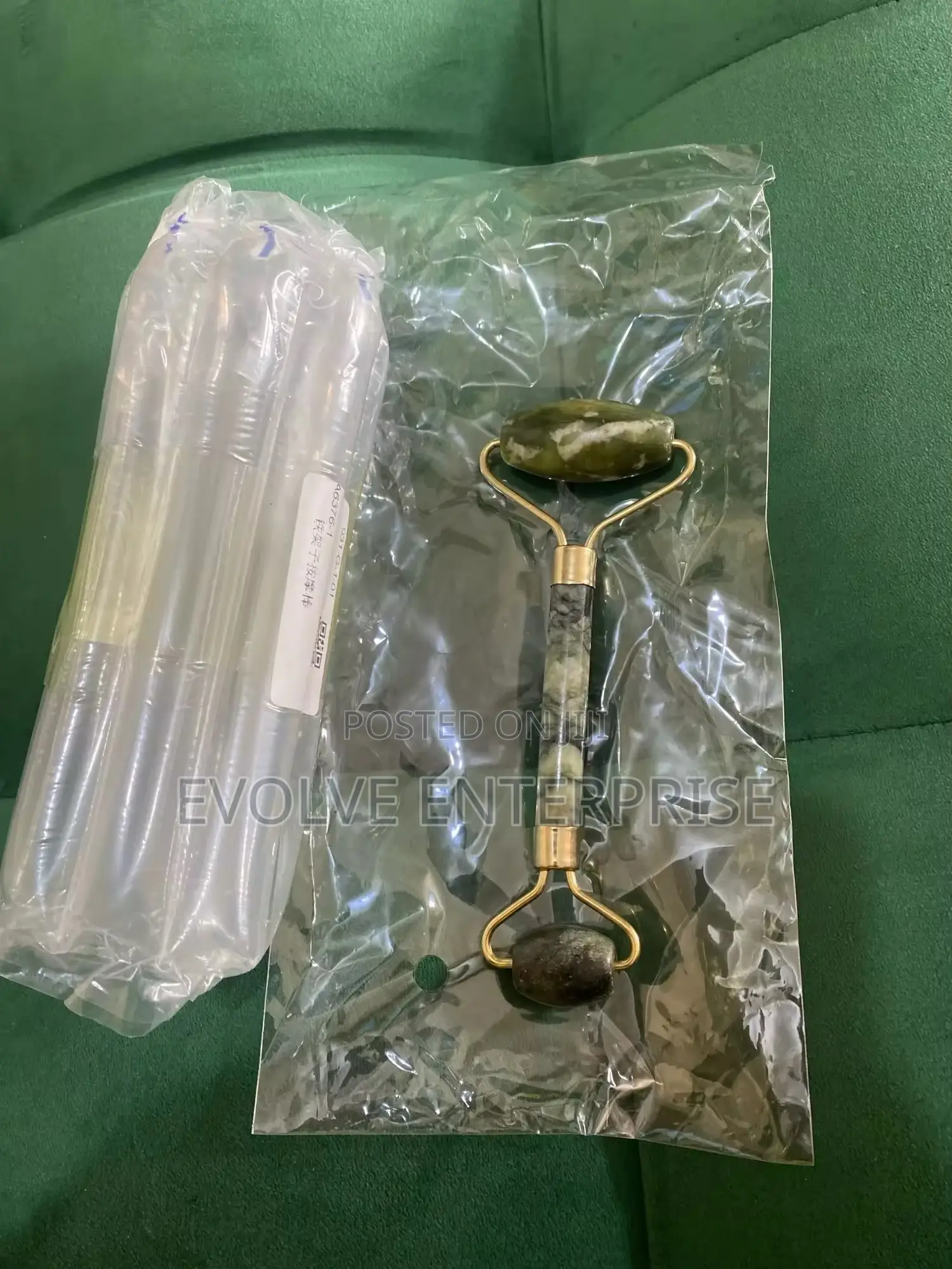 Natural Facial Roller Massager