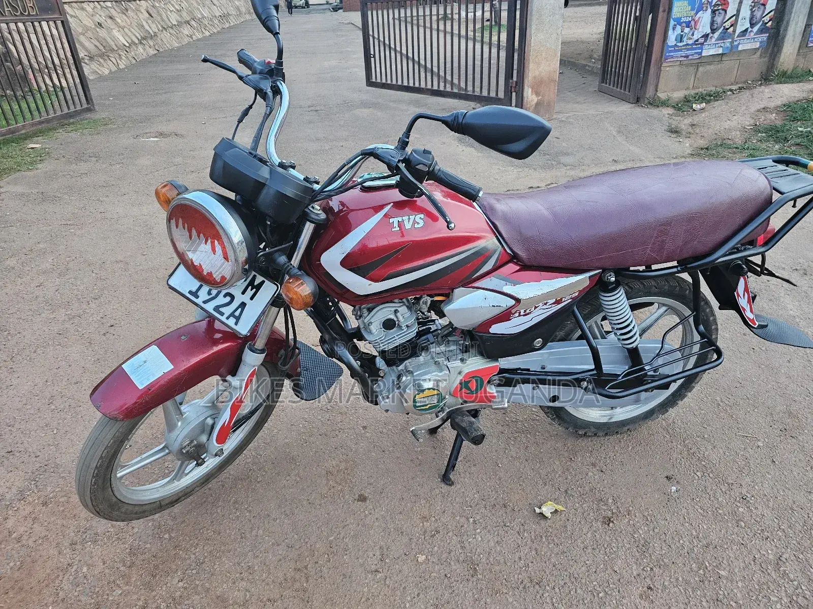 TVS HLX 125 2023 Red
