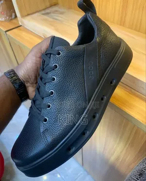 Ecco Street 720 Men's Vented Gore-Tex Leather Sneaker