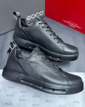 Ecco Street 720 Men's Vented Gore-Tex Black Sneakers