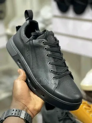 Ecco 720 Vented Gore-Tex Black Sneaker