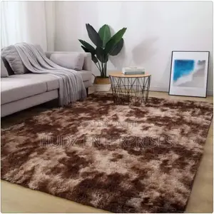 Fluffy Center Carpet