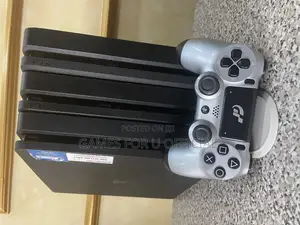 Ps4 Slim Chipped With 1 Pad