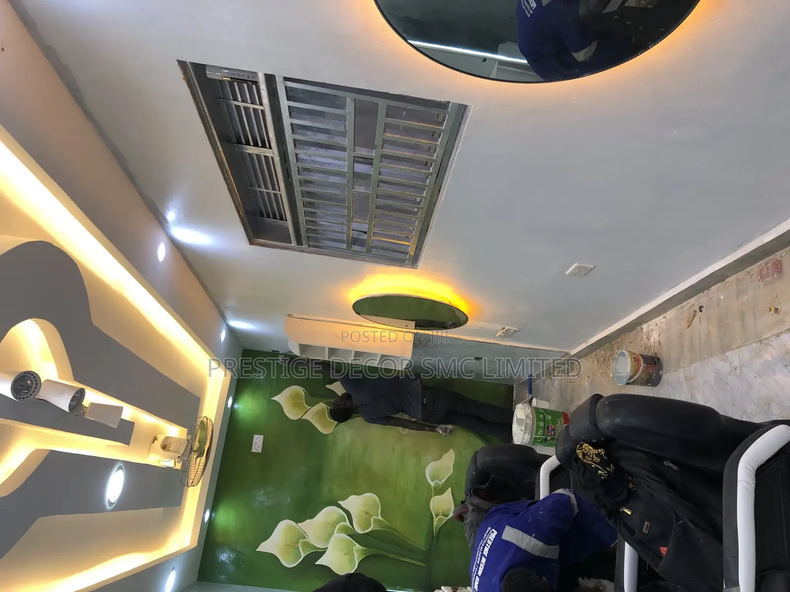 Salon Full Decor