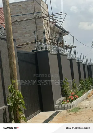 ELECTRIC FENCE System at 100ftsby 100fts
