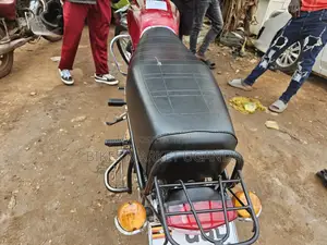 Bajaj Boxer 2024 Red