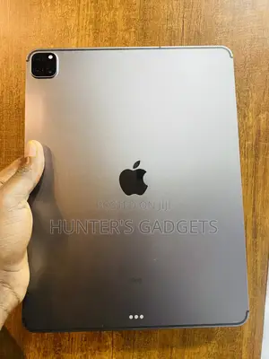 Apple iPad Pro 12.9 (2022) 128 GB Black
