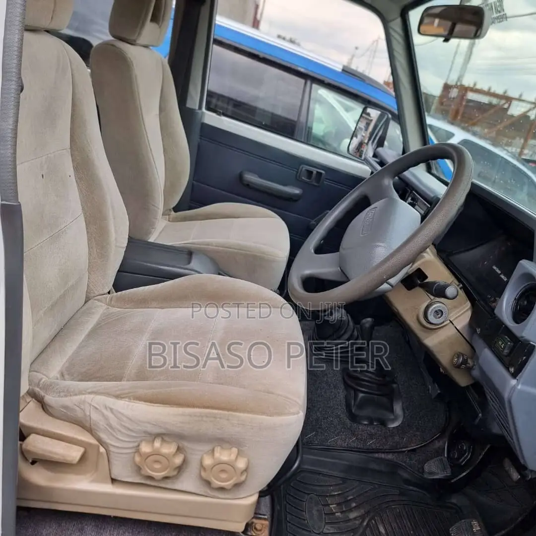 Toyota Land Cruiser 2010 White