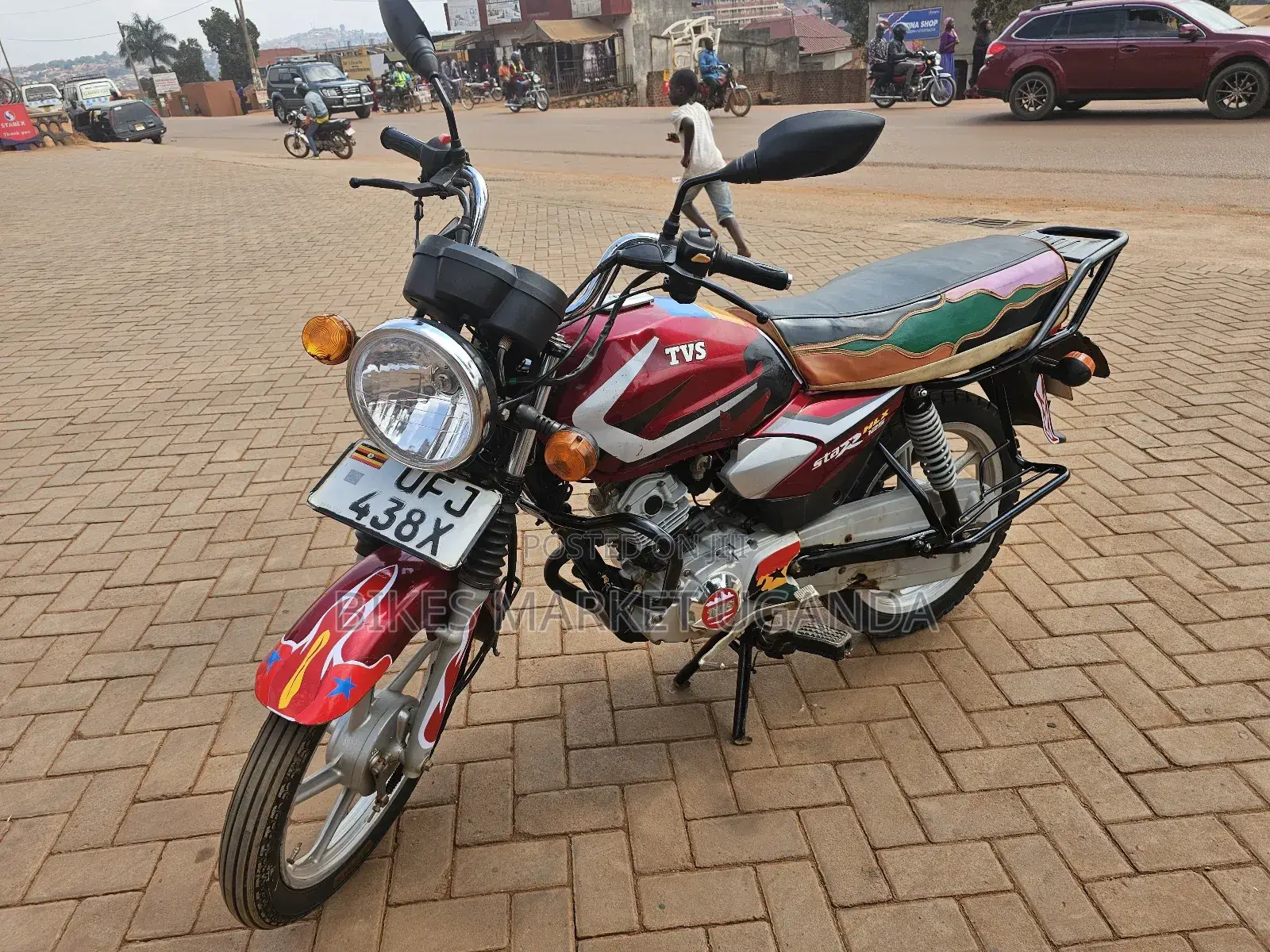 TVS HLX 125 2022 Red