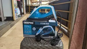 Geepas Steam Iron