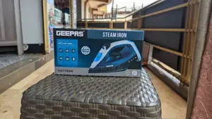 Geepas Steam Iron