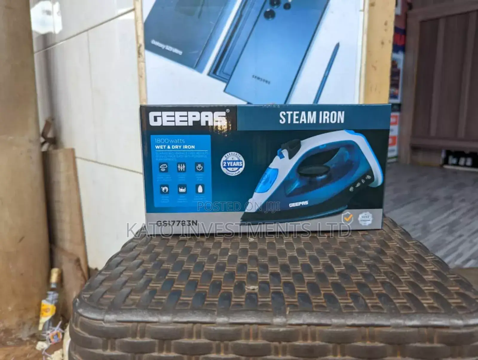 Geepas Steam Iron