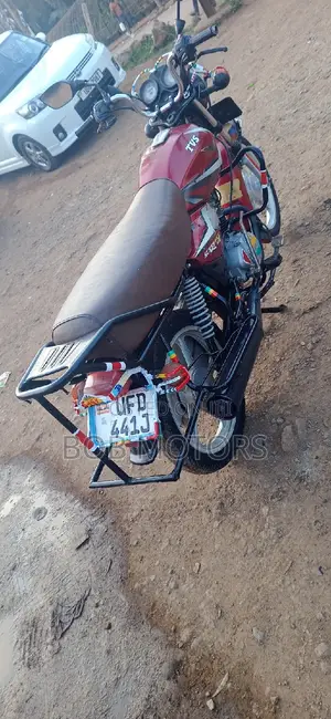 TVS HLX 125 2021 Red