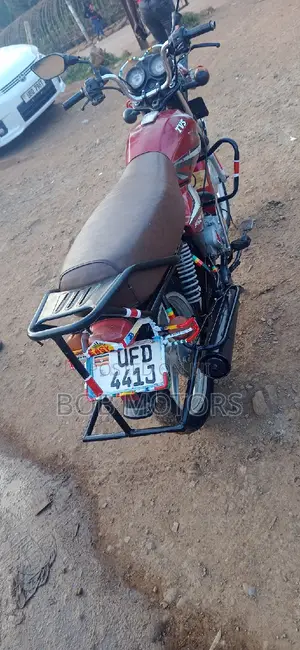 TVS HLX 125 2021 Red
