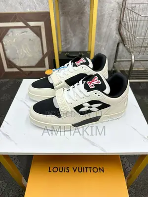 New Classic Lv Sneakers in Stock