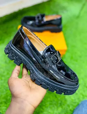 New Classic Designer Louis Vuitton Oxfords in Stock