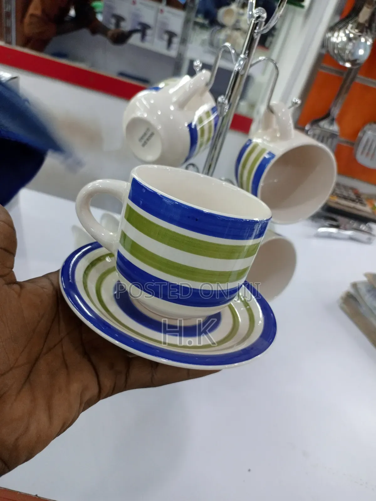 6 Cups and Saucer With a Stand
