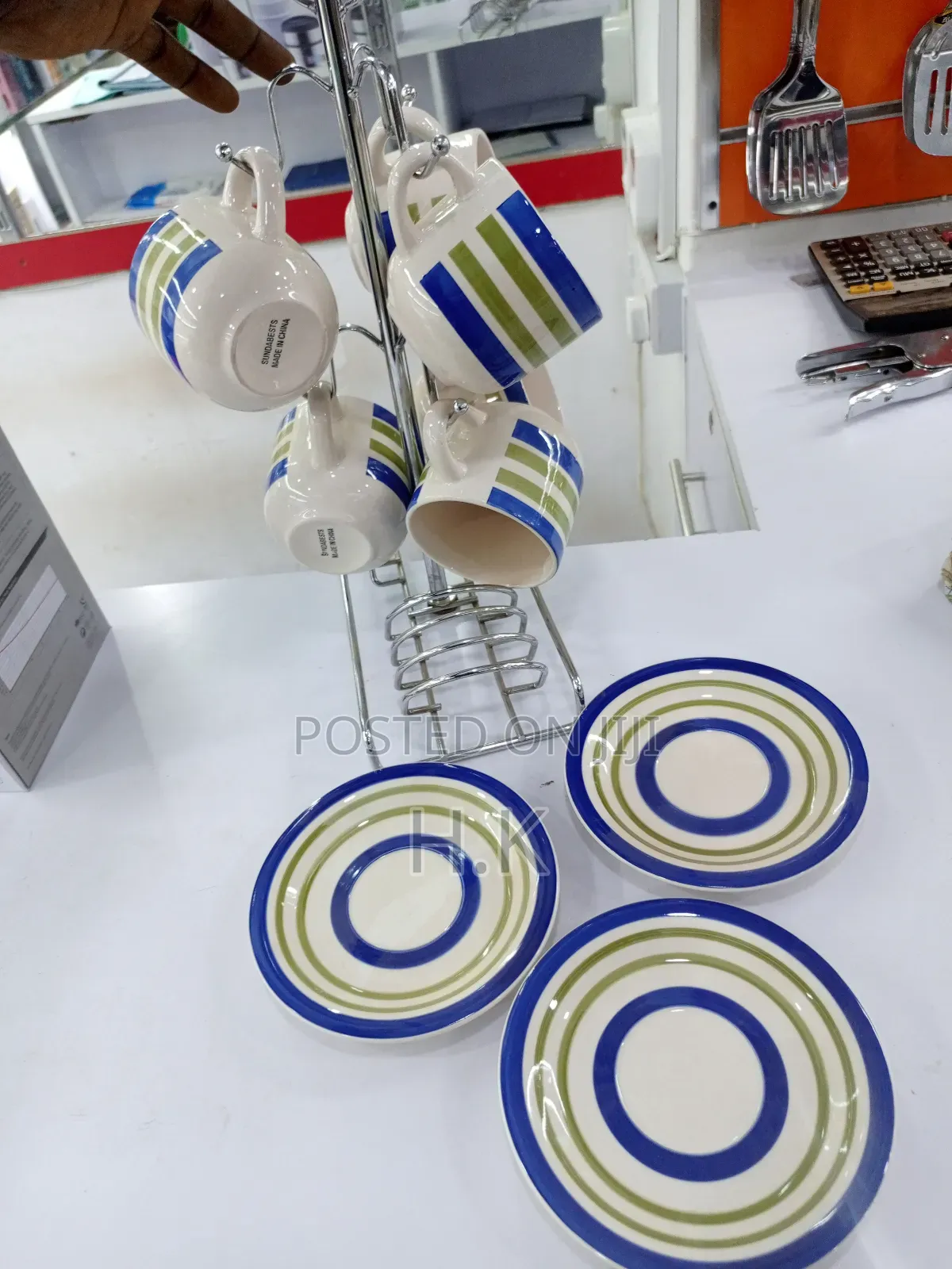 6 Cups and Saucer With a Stand