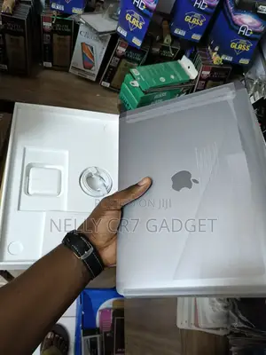 New Laptop Apple MacBook Air 2020 M1 8GB Apple M1 SSD 256GB