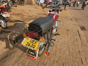 Bajaj Boxer 2017 Red