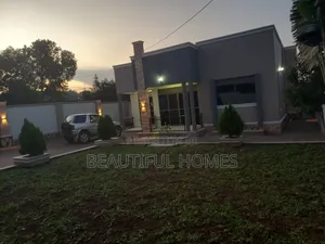Furnished 4bdrm Villa in Kira for sale