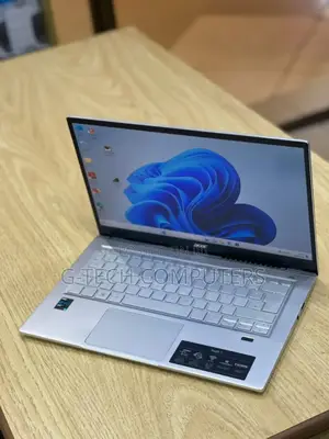 New Laptop Acer Swift 7 16GB Intel Core I5 SSD 256GB