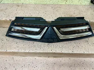 Mitsubishi L200 2014 - 2015 Grille