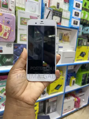 Sharp R1 64 GB Black