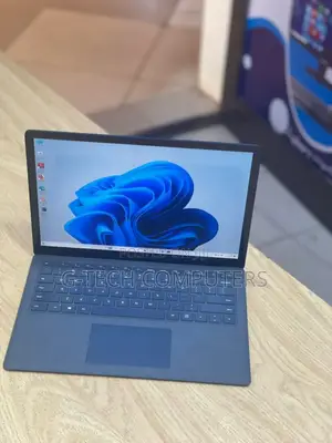 New Laptop Microsoft Surface Laptop 2 8GB Intel Core I7 SSD 512GB