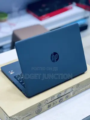 New Laptop HP 240 G8 8GB AMD Ryzen 5 SSD 256GB