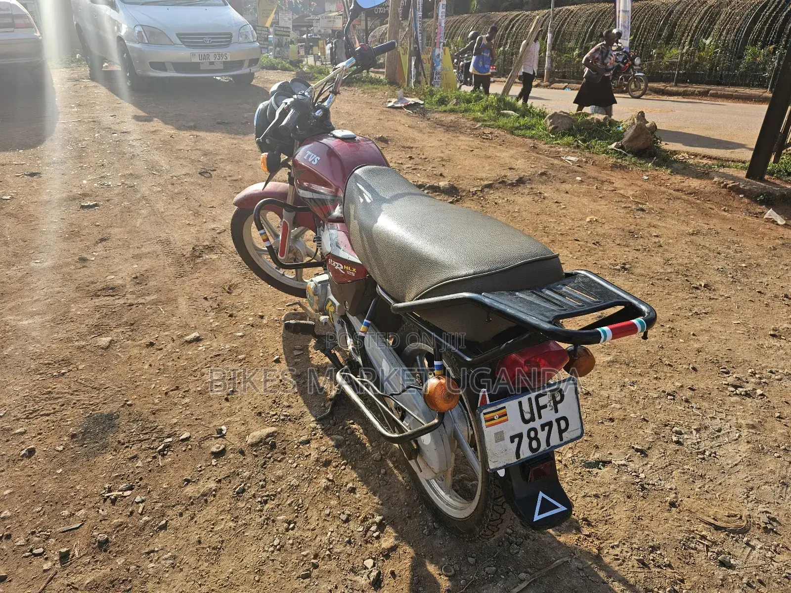 TVS HLX 125 2023 Red