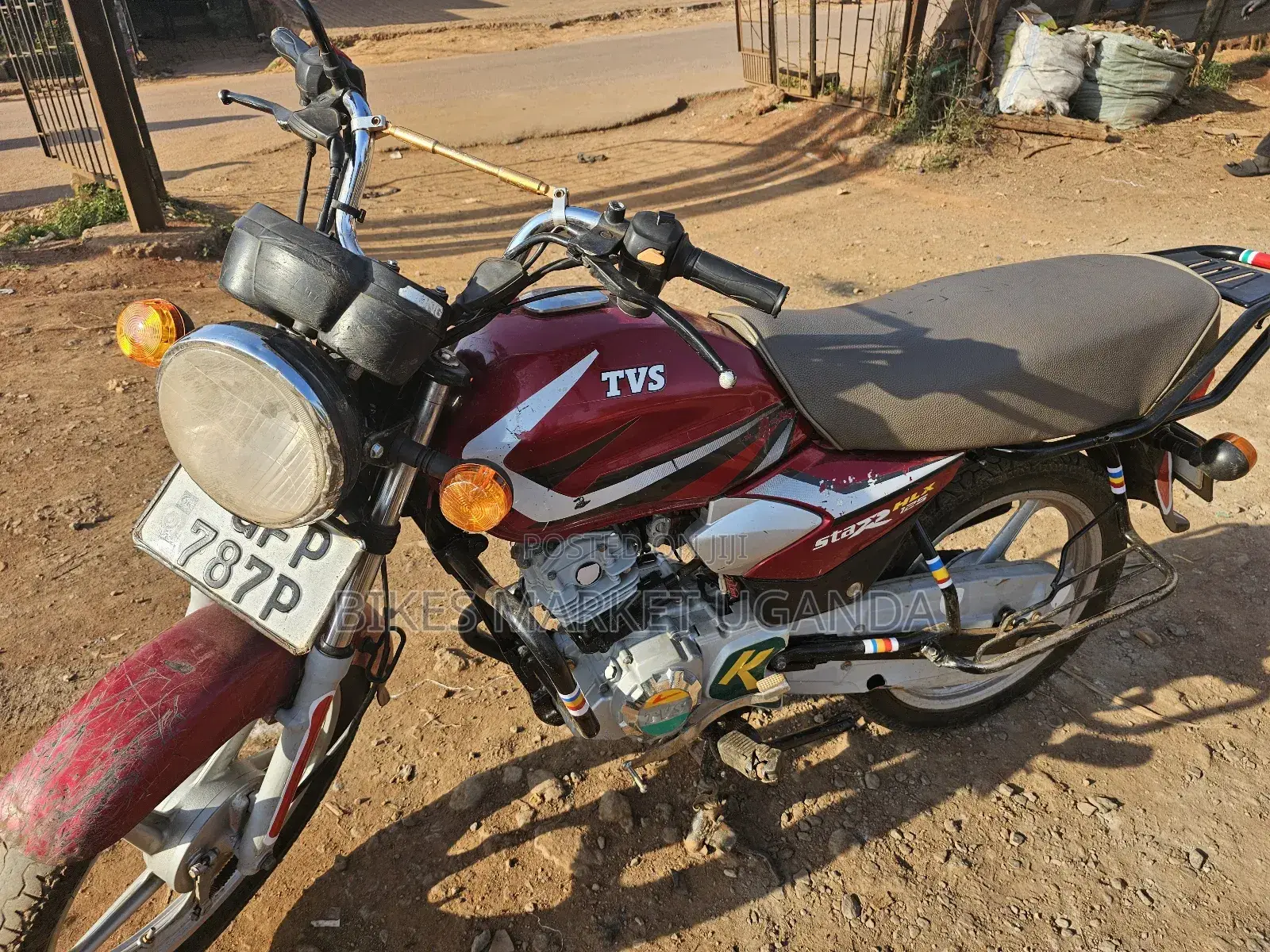 TVS HLX 125 2023 Red